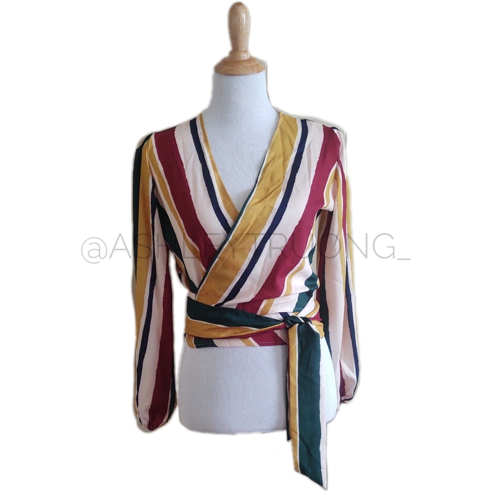 🎯 3 for $20 - Striped Long Sleeve Wrap Top